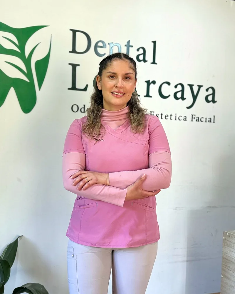 Retrato de Dra. Betzabé Vejar Galdames, odontología general.